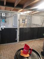 paardenstal voorfront tussen hek, Dieren en Toebehoren, Stalling, 1 paard of pony
