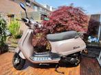 Mooie scooter ,weinig gebruikt,weinig km., Fietsen en Brommers, Ophalen, Zo goed als nieuw