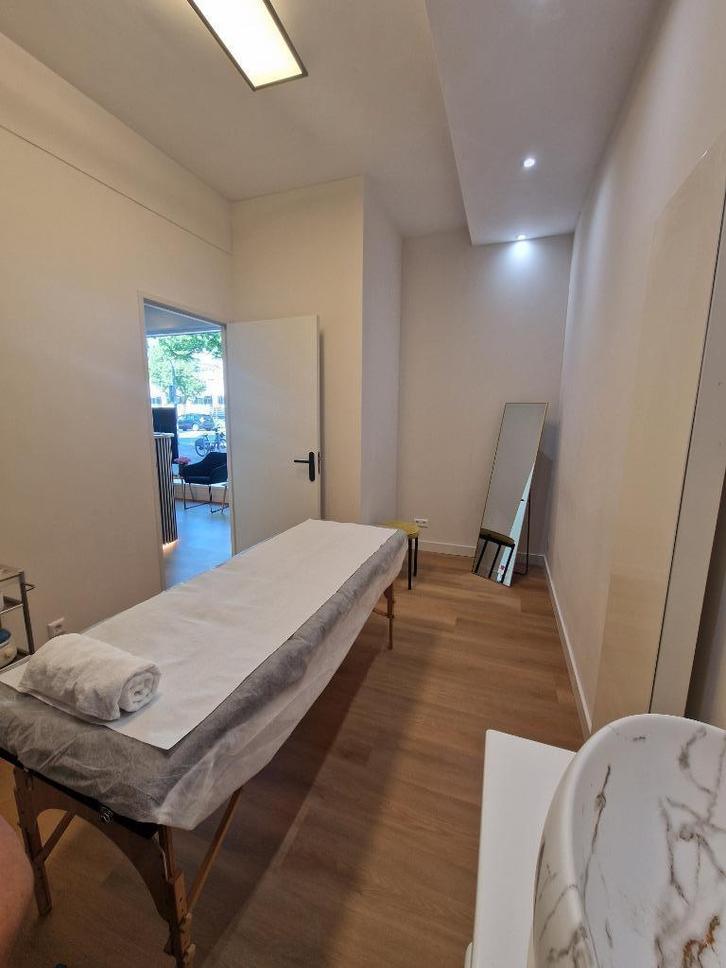 Praktijkruimte te huur in een Beautysalon in Amsterdam west, Zakelijke goederen, Kantoor en Winkelinrichting | Winkel en Inventaris