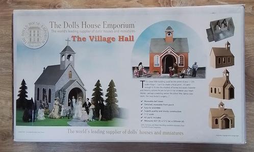 Poppenhuis kerkje Dolls House Emporium The Village Hall, Hobby en Vrije tijd, Modeltreinen | N-Spoor, Zo goed als nieuw, Gelijkstroom