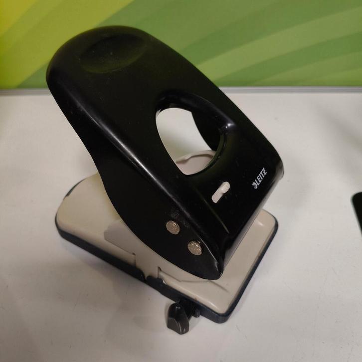 Leitz 5138 2-gaats perforator, Diversen, Bureau-accessoires, Gebruikt, Ophalen of Verzenden