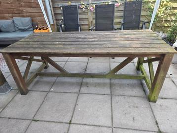 Tuintafel van Hillhout Exellent beschikbaar voor biedingen
