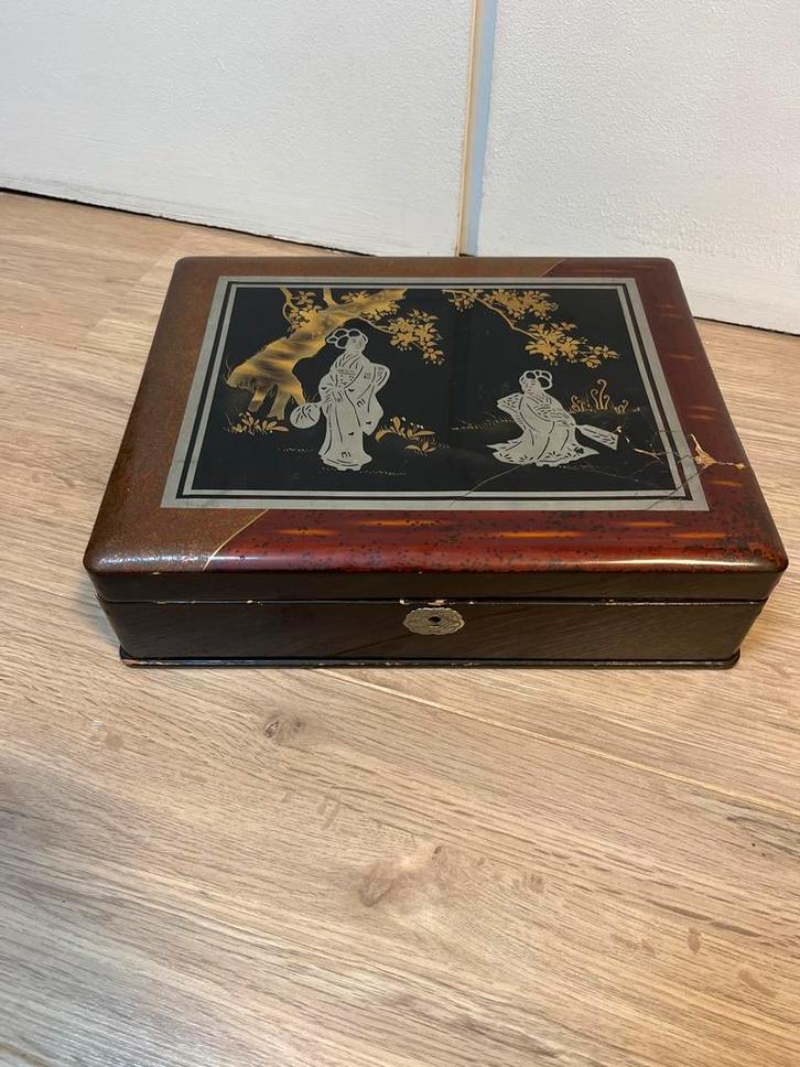 Antieke Japanse Lakdoos met Speelkaarten, Antiek en Kunst, Antiek | Overige Antiek, Ophalen of Verzenden