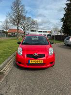 Toyota Yaris 1.0 12V Vvt-i 3DR 2007 Rood, Auto's, Toyota, Te koop, Geïmporteerd, 5 stoelen, Benzine