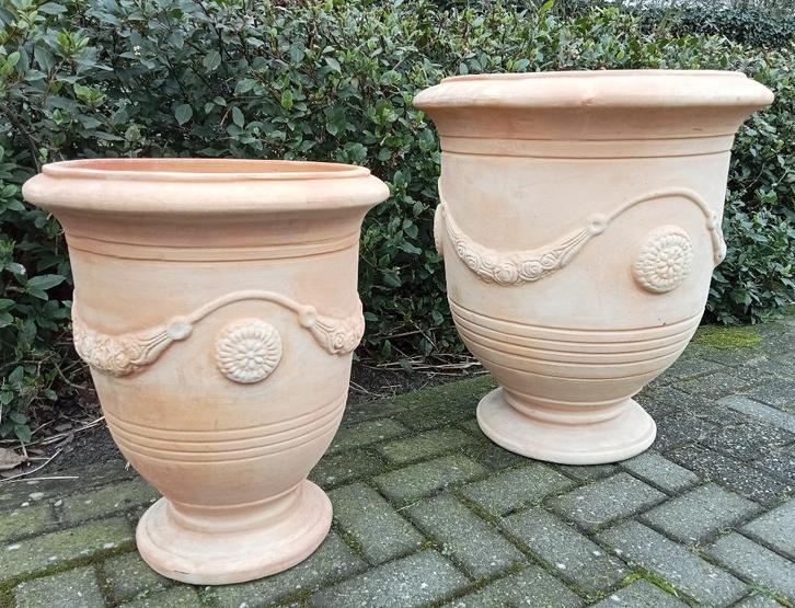 Mooie hard gebakken terracotta anduze pot withewash., Tuin en Terras, Bloembakken en Plantenbakken, Nieuw, Overige materialen