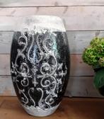 Kruik - pot - vaas - stoer - sober - gothic - landelijk, Huis en Inrichting, Woonaccessoires | Vazen, Steen, Overige kleuren, Ophalen of Verzenden