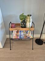 Leuk bijzettafeltje met tijdschriftenrek, Huis en Inrichting, Tafels | Bijzettafels, 45 tot 60 cm, Zo goed als nieuw, Modern, Rechthoekig