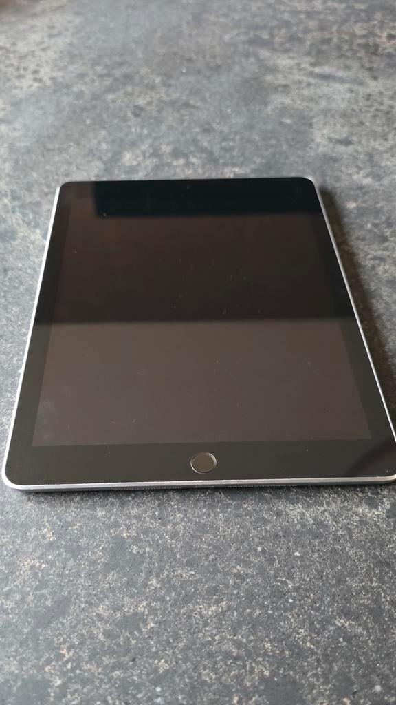 Apple iPad 6e generatie - krasloos scherm!, Computers en Software, Apple iPads, Gebruikt, Apple iPad, Wi-Fi, 9 inch, 32 GB, Zwart