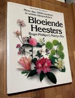 Roger Phillips. BLOEIENDE HEESTERS. Spectrum Natuurgids 1989, Boeken, Gelezen, Roger Phillips, Natuur algemeen, Ophalen of Verzenden