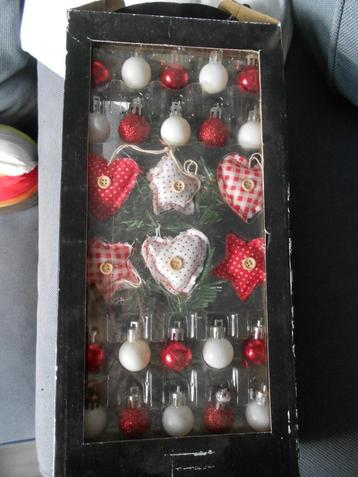 klein kunst kerstboompje met versiering leukvoor kinderkamer beschikbaar voor biedingen