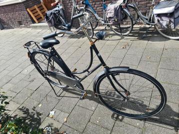 Oma fiets nog in goede staat.  beschikbaar voor biedingen