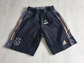 Ajax Europese Training Short! Seizoen 20/21! Mt S! NIEUW! beschikbaar voor biedingen