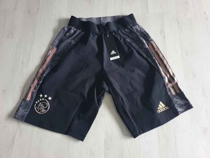 Ajax Europese Training Short! Seizoen 20/21! Mt S! NIEUW!, Kleding | Heren, Sportkleding, Nieuw, Voetbal, Rood, Ophalen of Verzenden