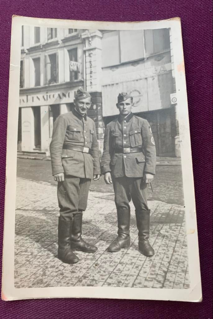 foto van twee Duitse soldaten, Verzamelen, Militaria | Tweede Wereldoorlog, Ophalen of Verzenden, Landmacht, Duitsland, Foto of Poster