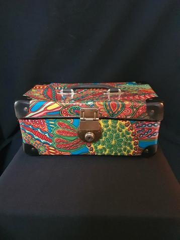 Super psychodelisch vintage beautycase, mooie staat en decor beschikbaar voor biedingen
