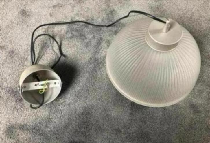 Half open hang lamp met mat glas, Huis en Inrichting, Lampen | Hanglampen, Zo goed als nieuw, 75 cm of meer, Glas, Ophalen of Verzenden