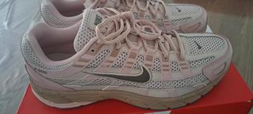 Nike P-6000 SE Dames Sneakers Maat 44 beschikbaar voor biedingen