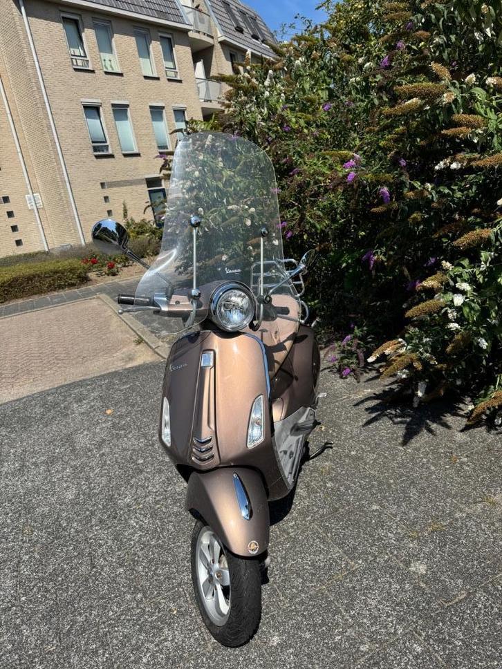 TE KOOP! Vespa Primavera 2015., Fietsen en Brommers, Scooters | Vespa, Gebruikt, Overige modellen, Maximaal 45 km/u, Benzine, Ophalen