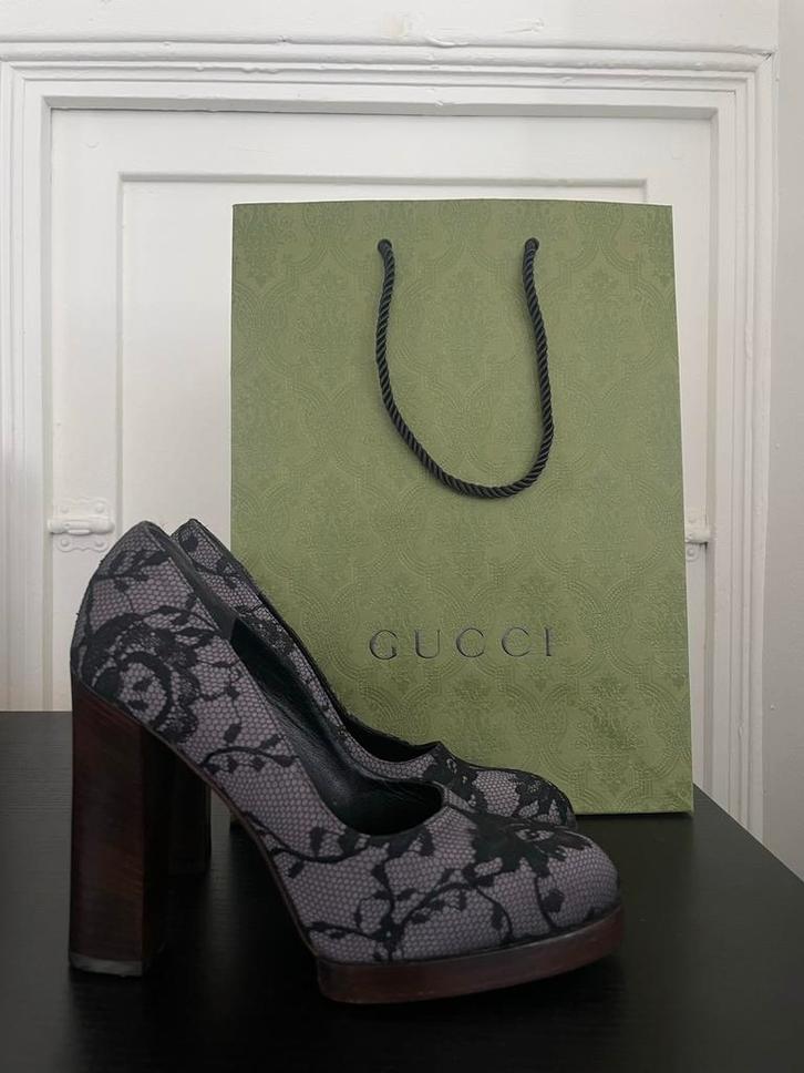 Originele GUCCI Plateau Pumps 37 Lila Zwart, Kleding | Dames, Schoenen, Zo goed als nieuw, Pumps, Zwart, Ophalen of Verzenden