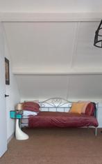 Zwijndrecht te huur ruime kamer van 18m2.