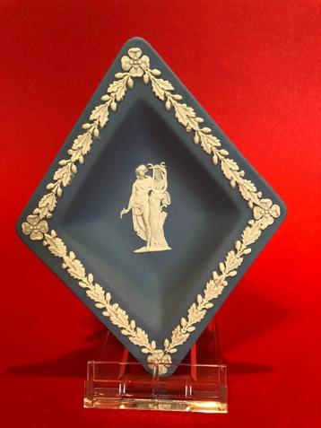 Wedgwood Jasperware ruitvormig schaaltje / asbak beschikbaar voor biedingen