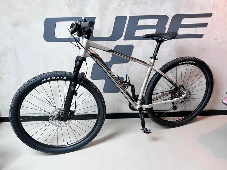 Merida big nine 500 manitou deore nageneog niet gebruikt, Fietsen en Brommers, Fietsen | Mountainbikes en ATB, Zo goed als nieuw