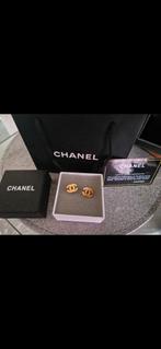 Chanel oorbellen nieuw, Nieuw, Goud, Overige materialen, Ophalen of Verzenden