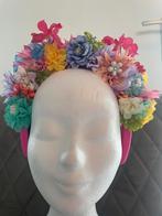 Bloemen haarband carnaval, Kleding | Dames, Carnavalskleding en Feestkleding, Ophalen of Verzenden, Nieuw, Maat 38/40 (M), Carnaval