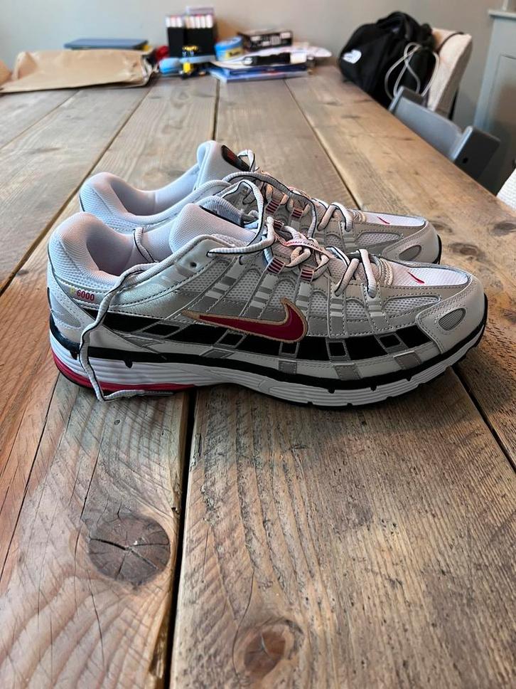 Nike P6000 | Maat 47 (Nieuw), Kleding | Heren, Schoenen, Zo goed als nieuw, Wit, Verzenden