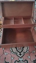 Oude houten doos.  om verzamelingen in te bewaren, Antiek en Kunst, Curiosa en Brocante, Ophalen of Verzenden