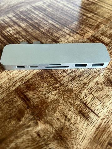 DUO HUB SILVER FOR MACBOOK PRO beschikbaar voor biedingen