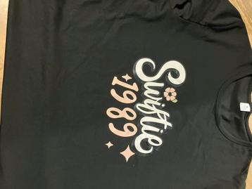 Taylor Swift Swifties t-shirt nieuw beschikbaar voor biedingen