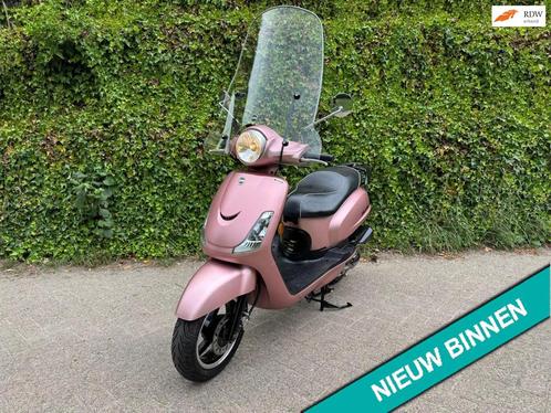 SYM Fiddle 2 ROSE GOLD Windscherm BETAAL met in3, Fietsen en Brommers, Scooters | SYM, Gebruikt, Fiddle, Benzine