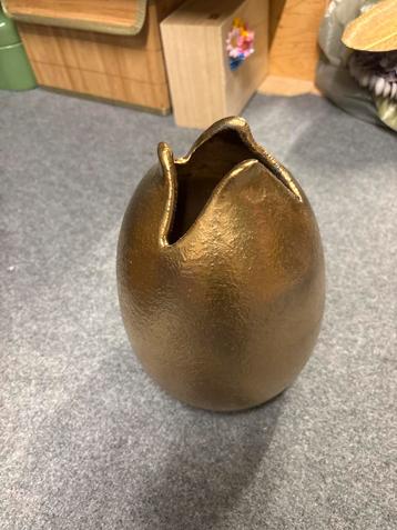 Bijzondere Vaas - 25cm Hoog beschikbaar voor biedingen
