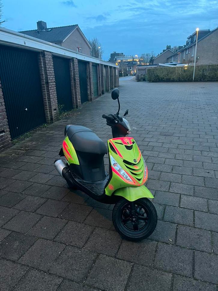 Tekoop/ruil Piaggio zip 2t 70cc, Fietsen en Brommers, Scooters | Piaggio, Zo goed als nieuw, Zip, Tweetakt, Ophalen of Verzenden