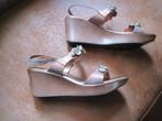 Heel Aparte Modieuze Zomersandalen met Sierstenen op bandjes, Bruin, Sandalen of Muiltjes, Zo goed als nieuw, Jeannot