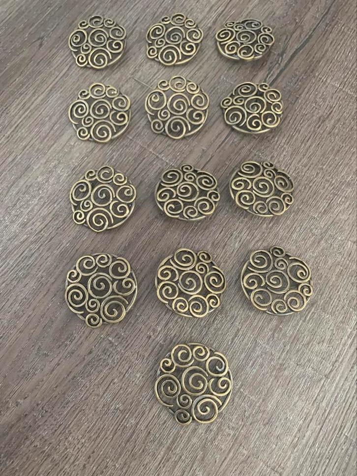 Partij 13 stuks broches, Sieraden, Tassen en Uiterlijk, Broches, Nieuw, Overige materialen, Overige kleuren, Ophalen of Verzenden