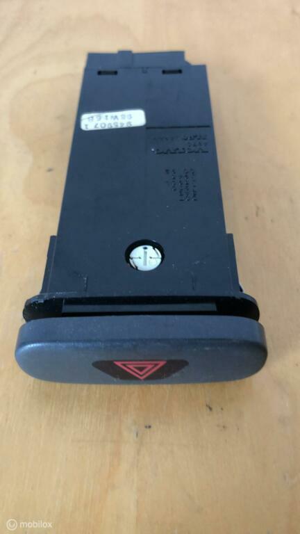 Alarmlichtschakelaar  Volvo C70 Convertible I 945907 1, Auto-onderdelen, Dashboard en Schakelaars, Volvo, Gebruikt, Ophalen of Verzenden