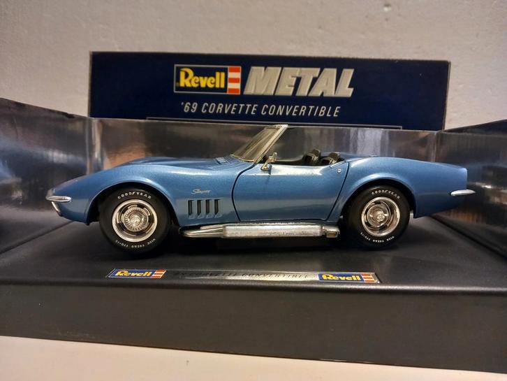 Chevrolet Corvette Stingray C3 cabriolet Revell 1:18 KRD, Hobby en Vrije tijd, Modelauto's | 1:18, Zo goed als nieuw, Auto, Revell