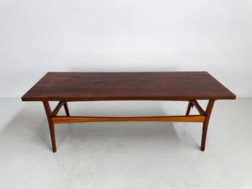 Vintage salontafel uit de jaren 60 beschikbaar voor biedingen