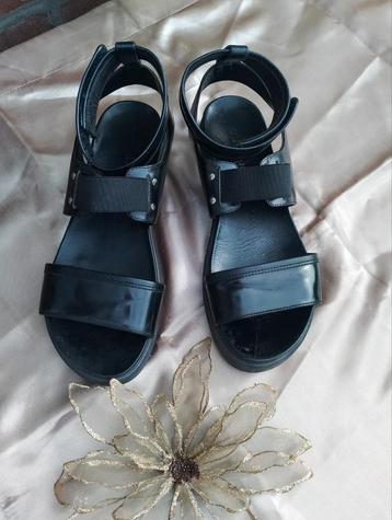 ECHT LEER design sandalen van OTTOD'AME, 39 Made in Italy  beschikbaar voor biedingen