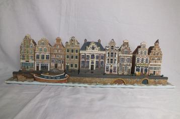Amsterdamse grachtenhuisjes. beschikbaar voor biedingen