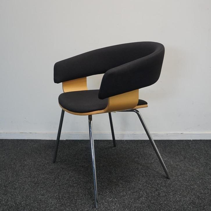Allermuir A580 Mollie Design Stoelen | Zwart / Eiken, Huis en Inrichting, Stoelen, Gebruikt, Vijf, Zes of meer stoelen, Hout, Metaal