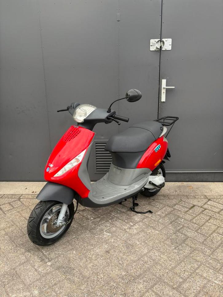 Piaggio zip 2 takt BROM NIEUWSTAAT 3000KM ORIGINEEL, Motoren, Tuning en Styling, Ophalen