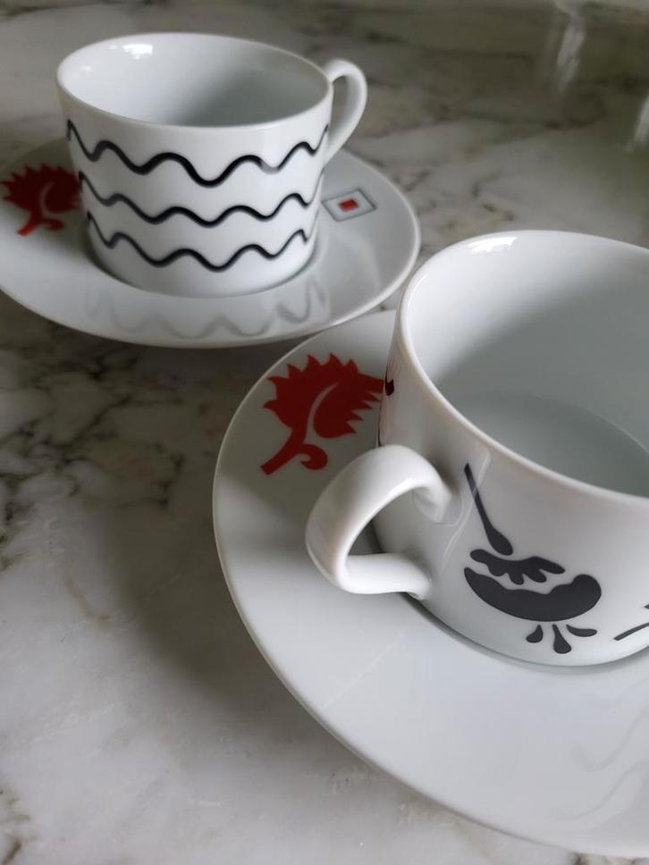 Swid Powell Ettore Sottsass 'Medici' kop en schotel set, Antiek en Kunst, Antiek | Servies los, Ophalen of Verzenden