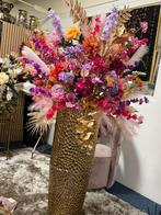 Prachtig bloemstuk in gouden vaas, Overige soorten, In pot, Bloeiende kamerplant, 150 tot 200 cm