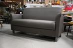 Mooie tweepersoons bank senioren grijs skai bankstel, Huis en Inrichting, Ophalen, Zo goed als nieuw, Leer, 75 tot 100 cm