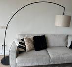 Booglamp zwart met beige kap, Huis en Inrichting, Lampen | Vloerlampen, Ophalen, Zo goed als nieuw, Metaal, 200 cm of meer