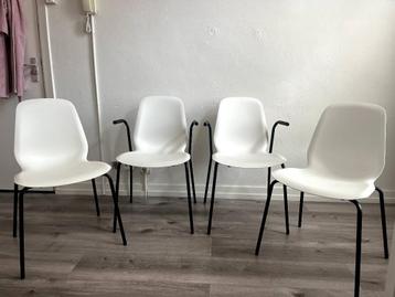 4x eetkamerstoelen wit beschikbaar voor biedingen