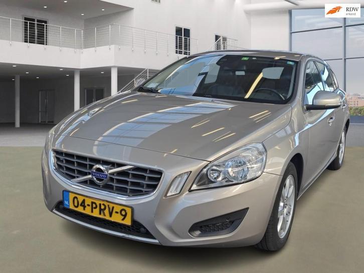 Volvo V60 2.0T Kinetic AUT NAVI PSENSOR LEDER 2 X SLEUTELS, Auto's, Volvo, Bedrijf, Te koop, V60, Lederen bekleding, Benzine, Euro 5